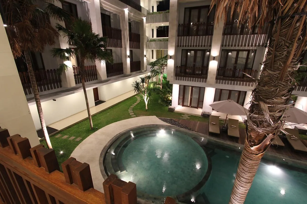 Grand La Walon Hotel Legian 3*,